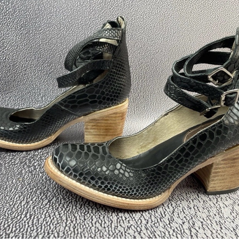 Freebird Black Randi Heels - Picture 5 of 8